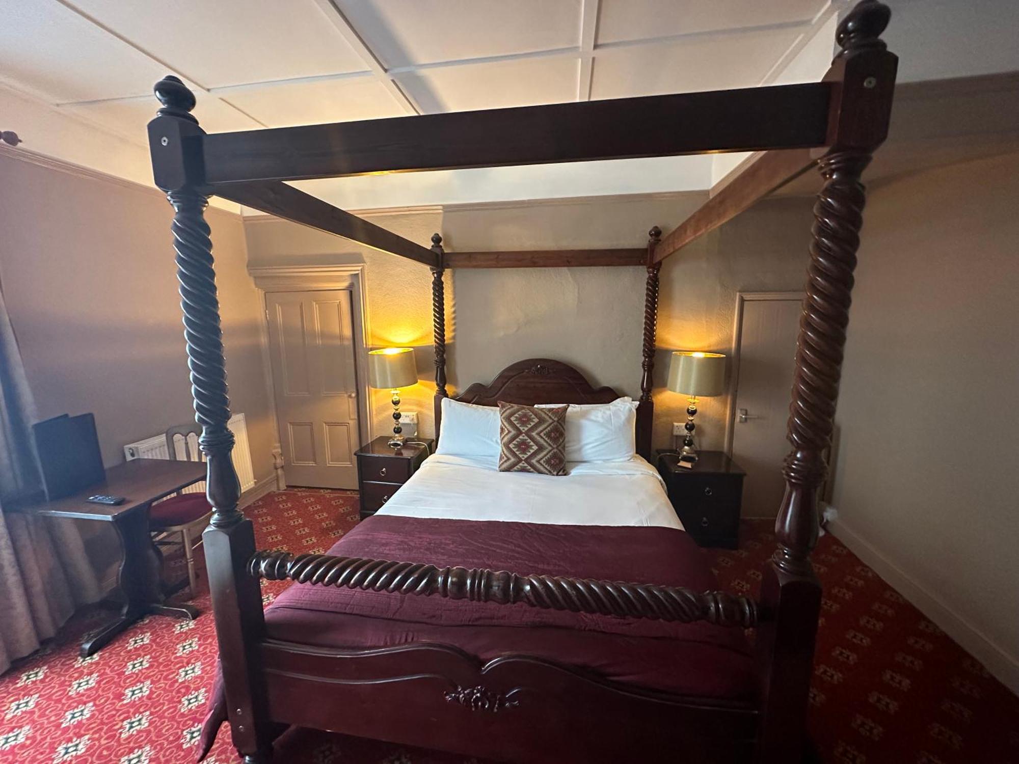 The Tudor Hotel بريدجواتر المظهر الخارجي الصورة