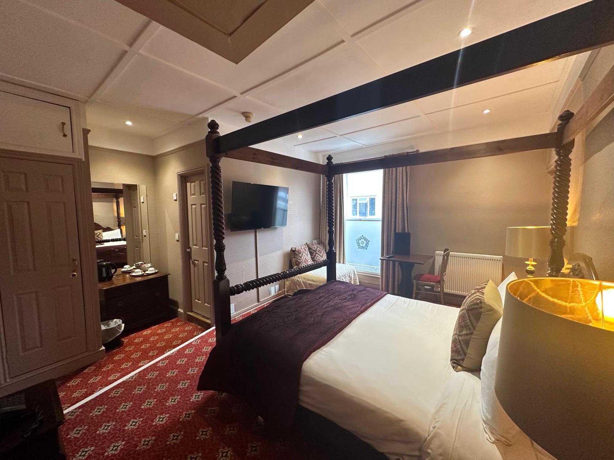 The Tudor Hotel بريدجواتر المظهر الخارجي الصورة
